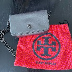 Tory Burch metallic crossbody bag. Excellent condition!